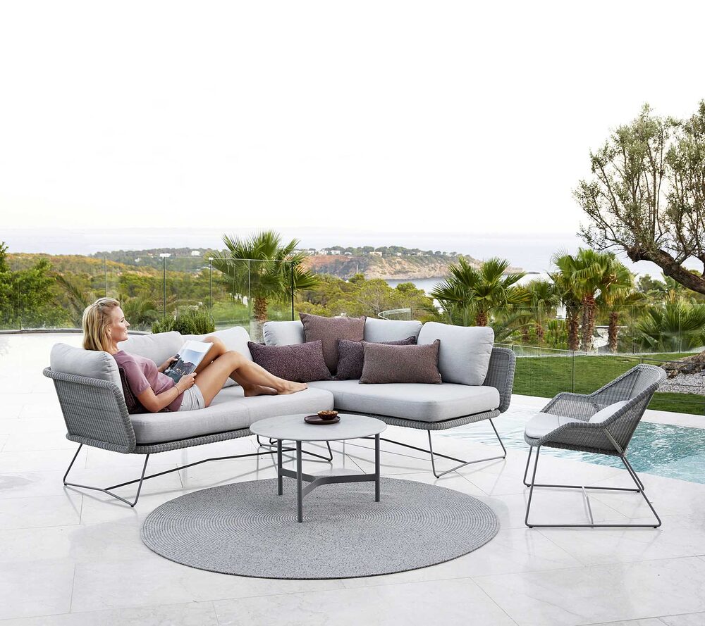Horizon styled outdoors