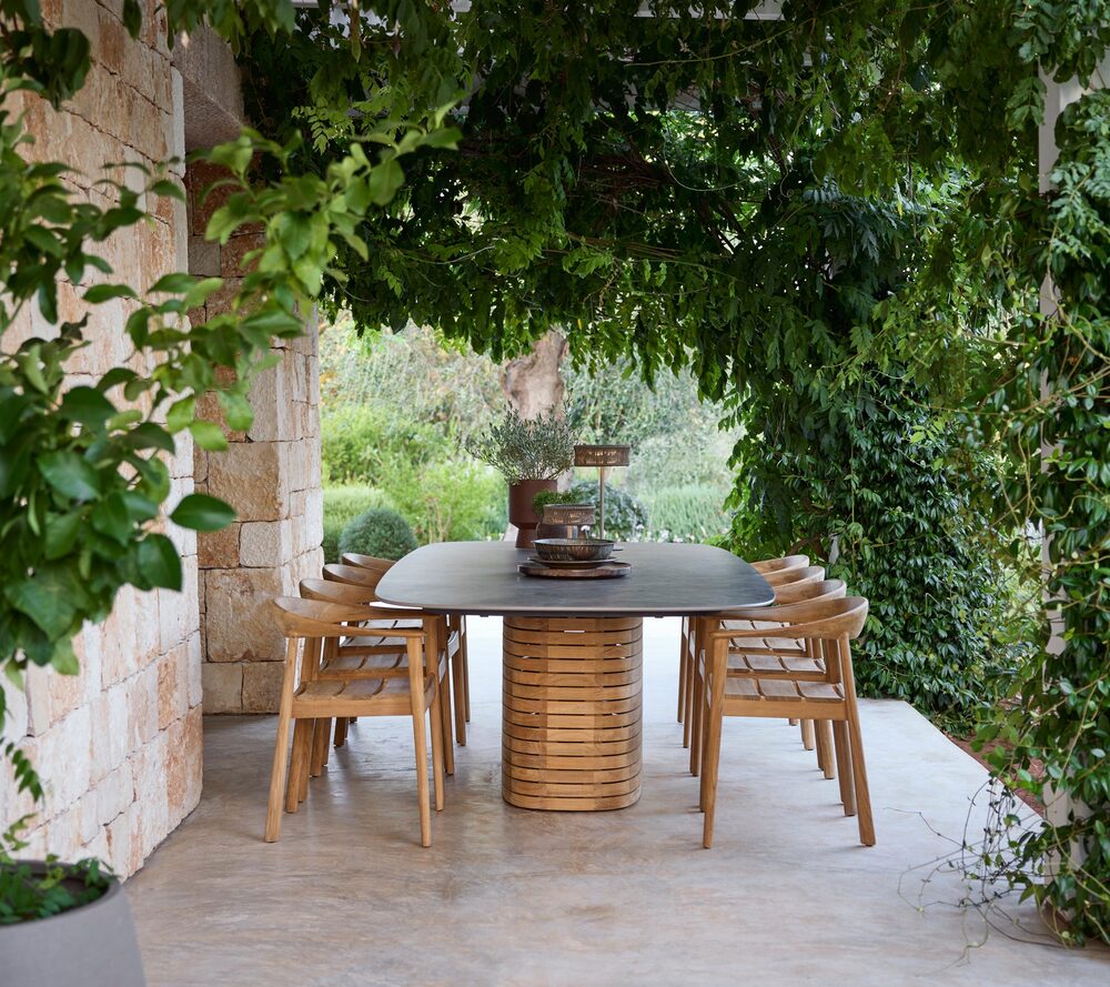Majestic outdoor detail