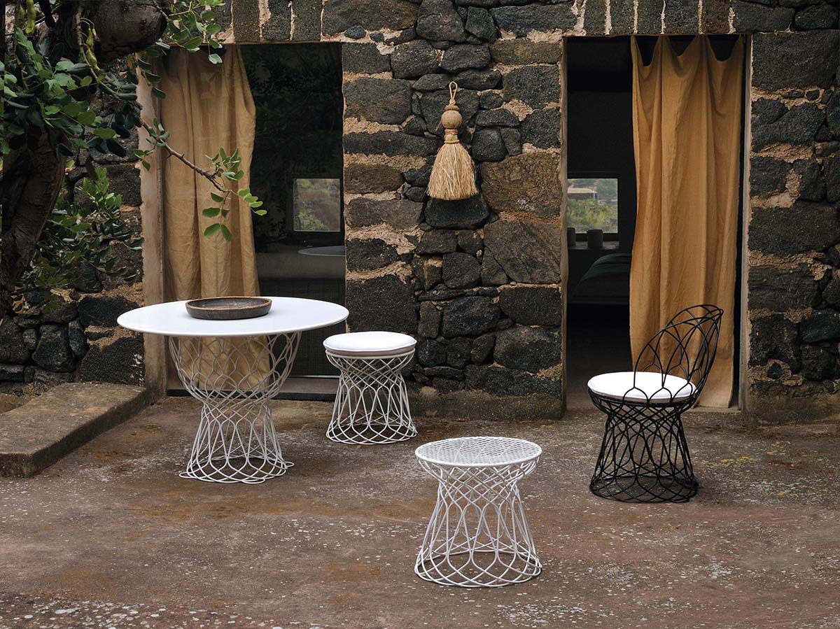 Re Armchair Pouf Table Basso Re Trouve