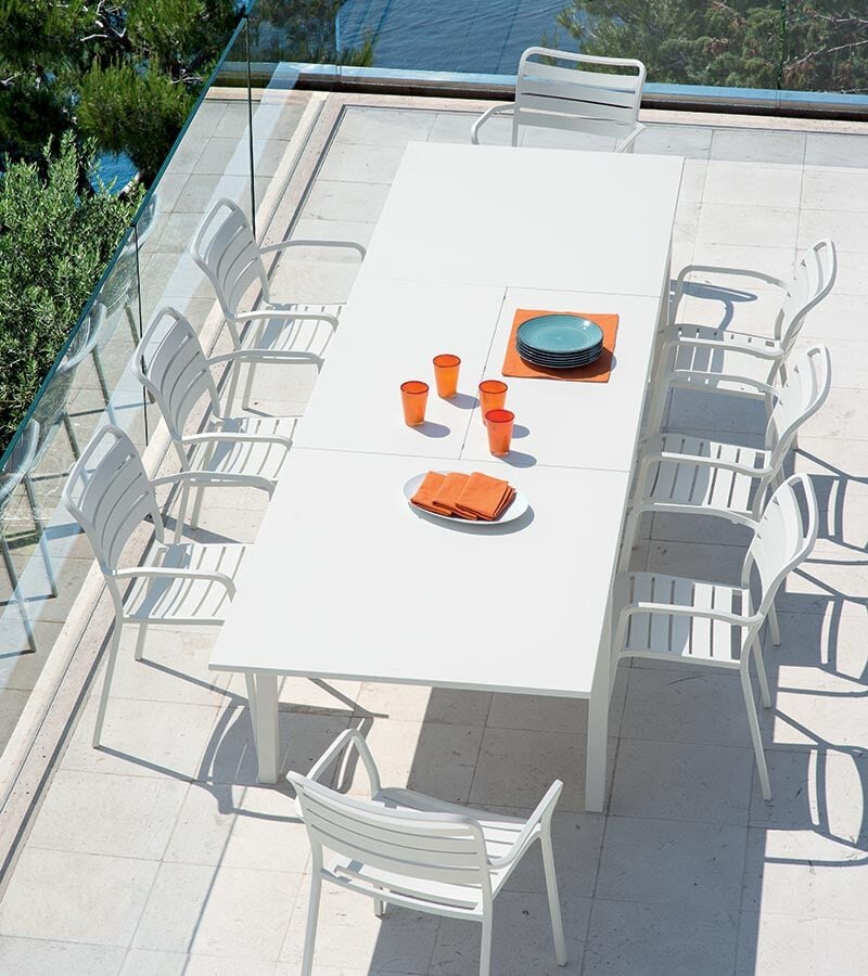 Flat outdoor collection by Ethimo