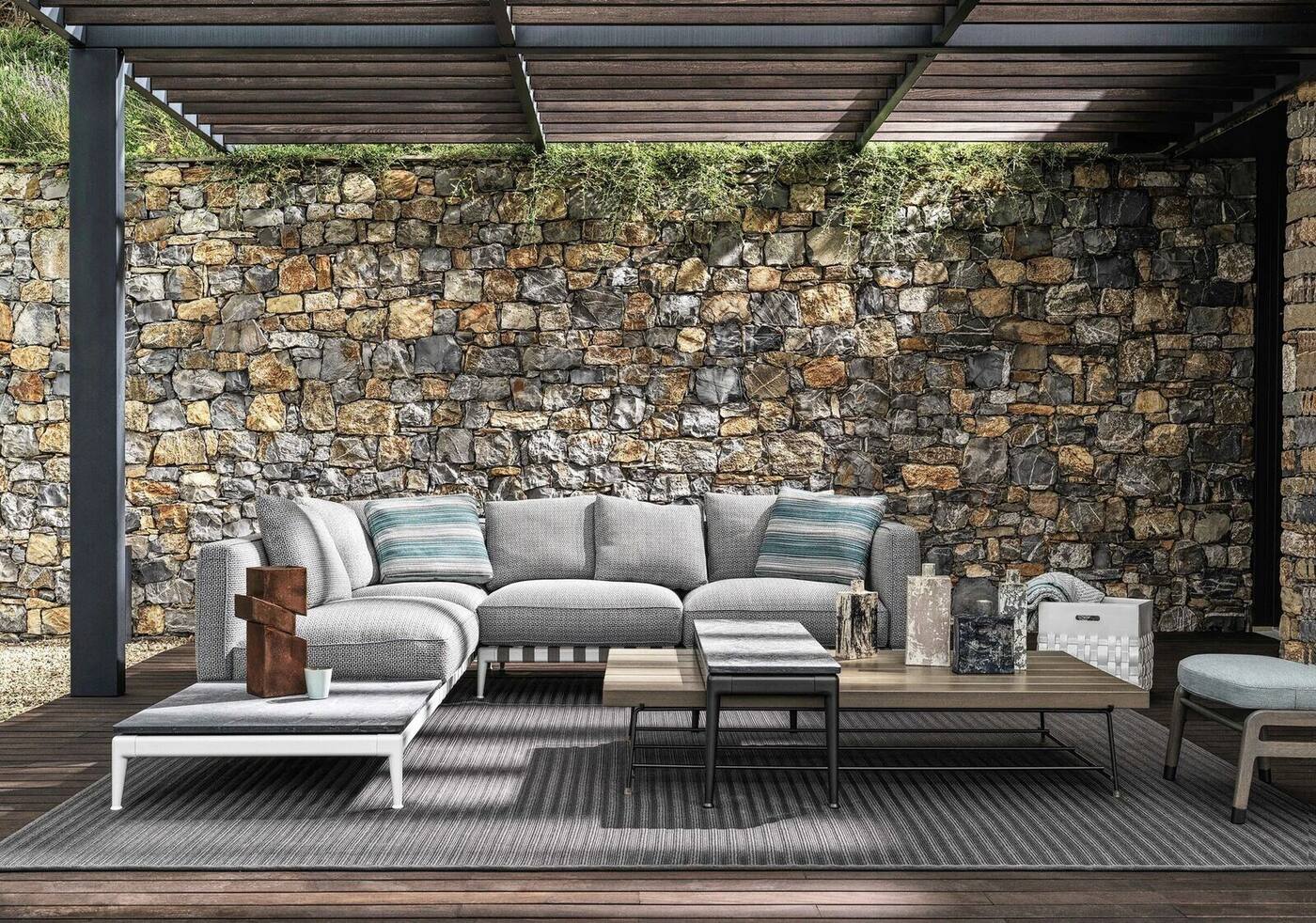Atlante by Antonio Citterio for Flexform, outdoor sectional setting
