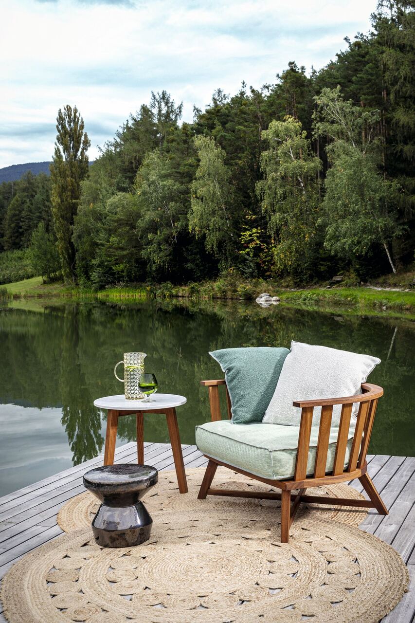 Inout 707 armchair