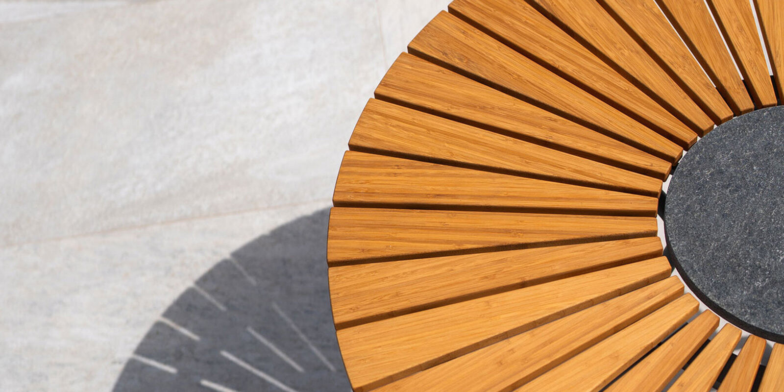 Circle by Houe