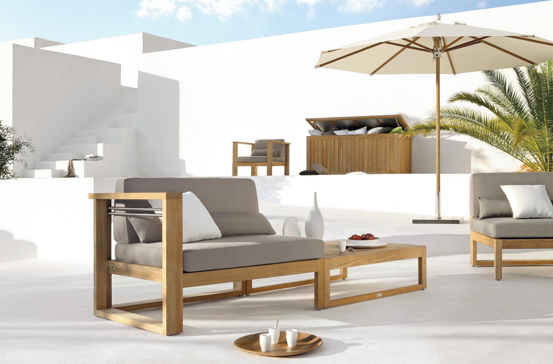 Siena lounge by Manutti Design Studio for Manutti