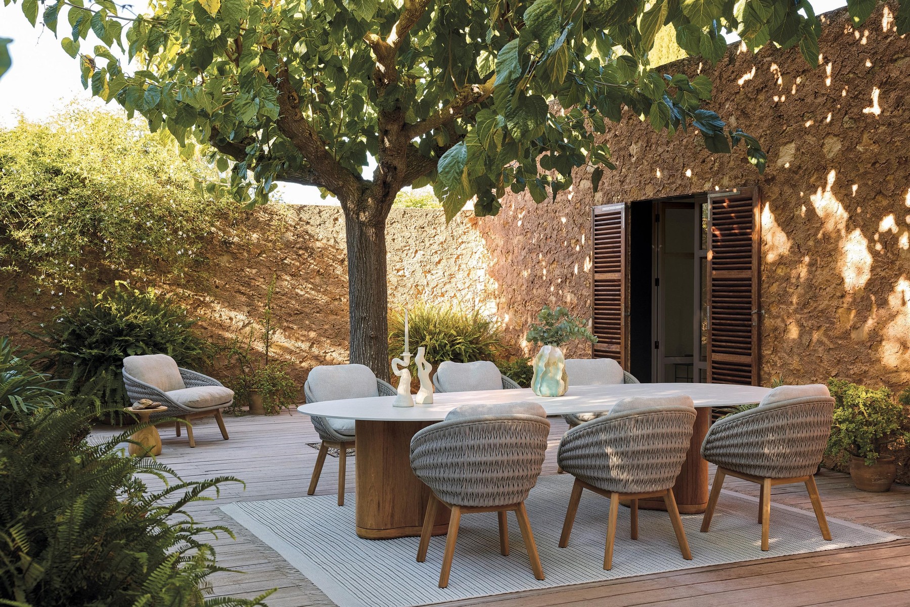 Twist outdoor installation