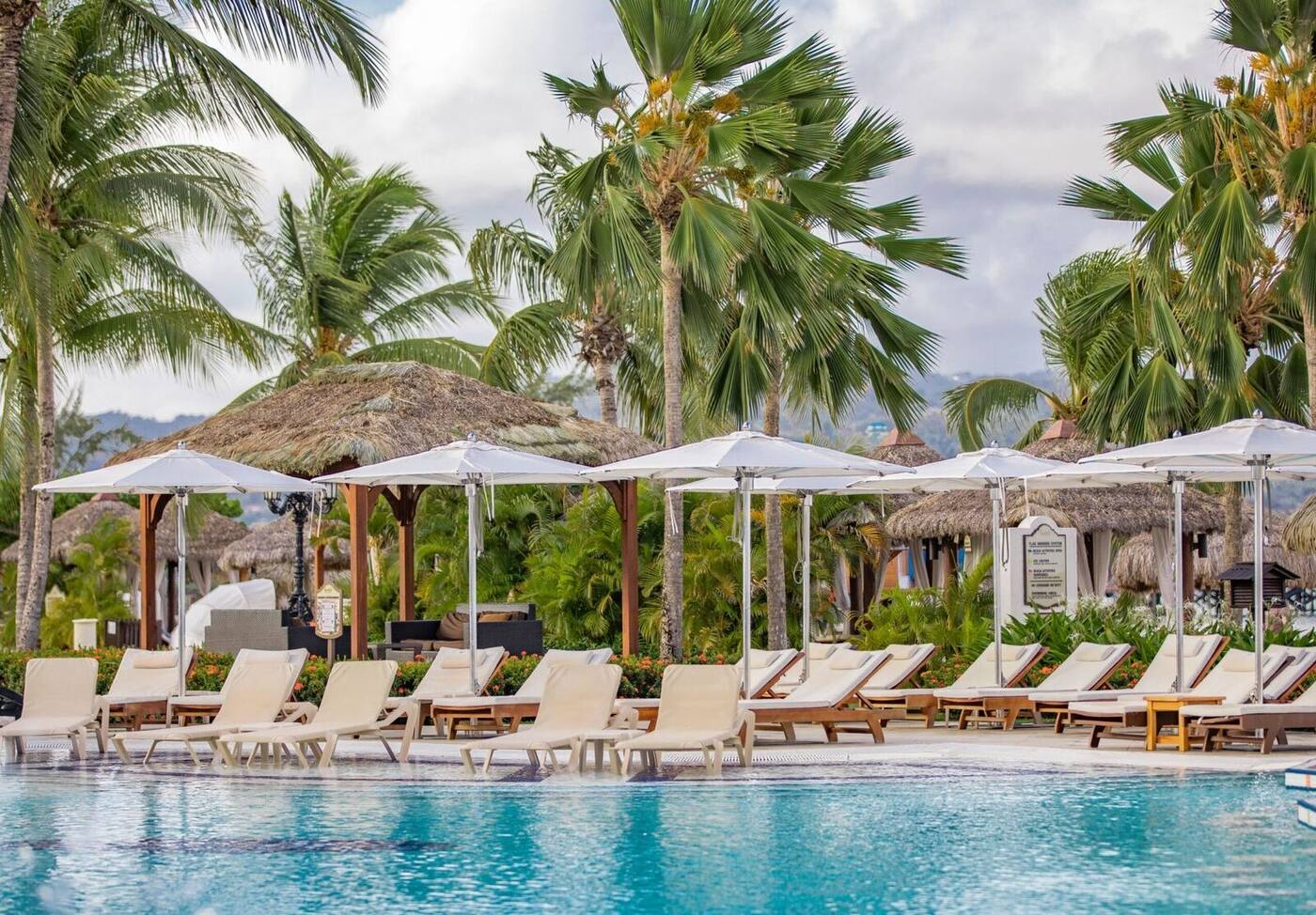 Tuuci outdoor parasols, American superyacht-grade shade