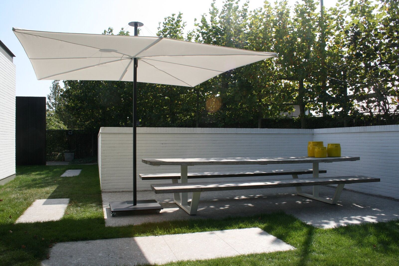 Infina garden umbrella high-resolution detail